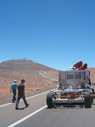 [Transport des Instruments zum Teleskop]