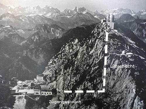 [Schematische Darstellung von Zugangsstollen und Schacht des Bergaufzugs]